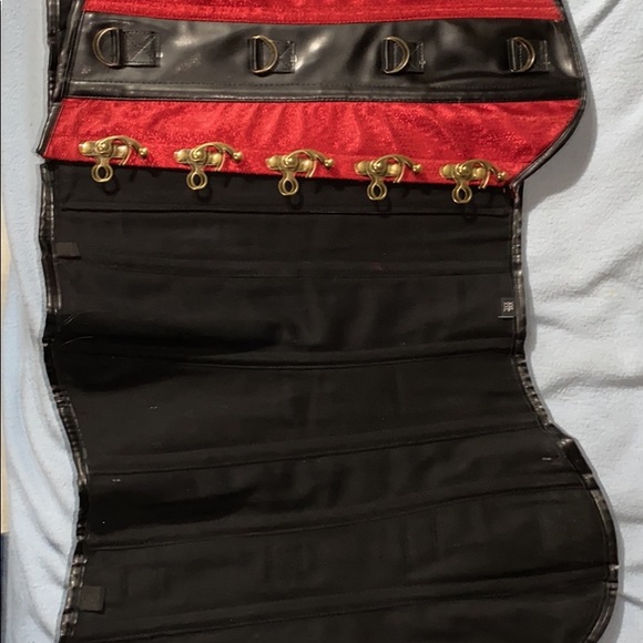 Corset - Picture 3 of 5